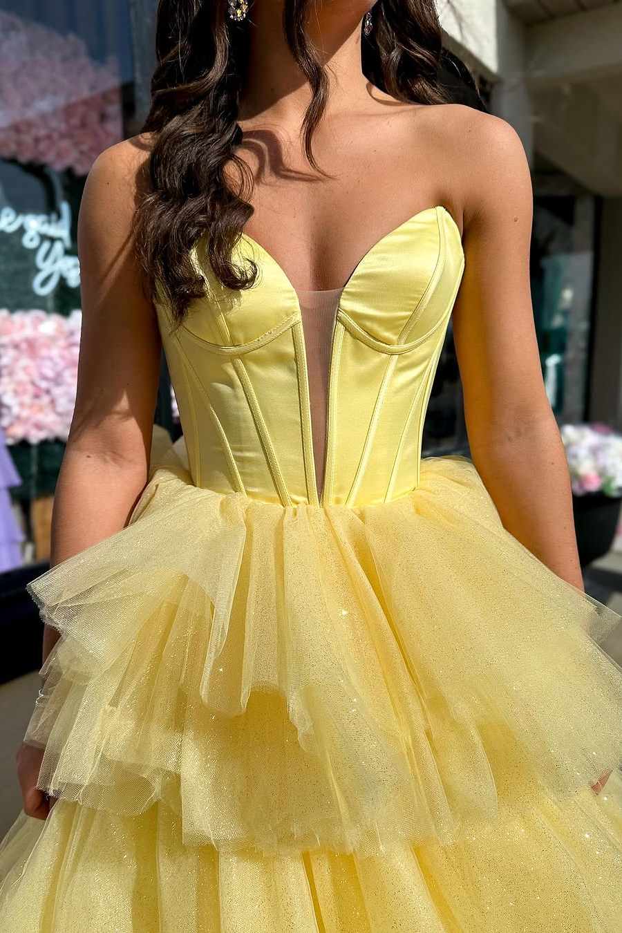 Strapless A-Line Empire-Waist V-Neck Tiered Tulle Sleeveless Prom Dress