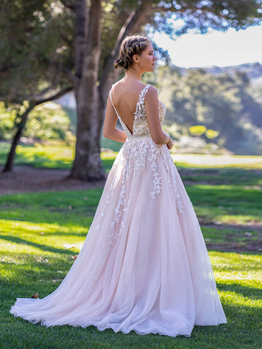 Sevoba|V-neck Applique Lace Tulle Sweep Train Prom Dress