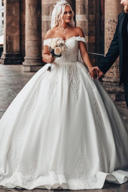 Ball Gown Sweetheart Off-The-Shoulder Stain Wedding Dress with Appliques