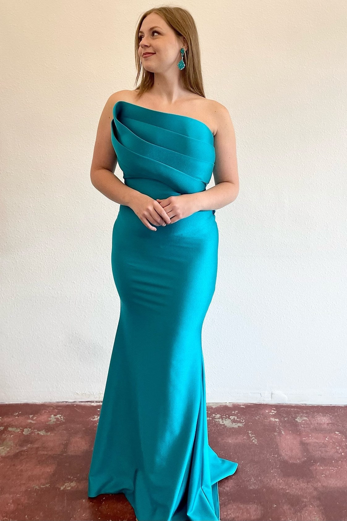 Sevoba|Asymmetrical Green Strapless Ruched Mermaid Long Prom Dress