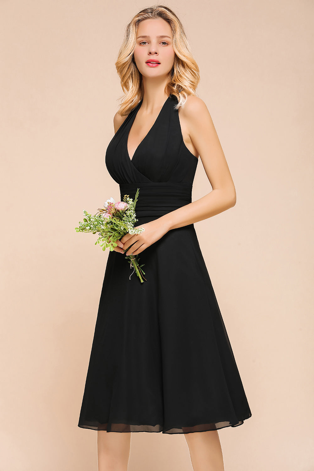 Affordable Halter V-Neck Black Short Bridesmaid dresses