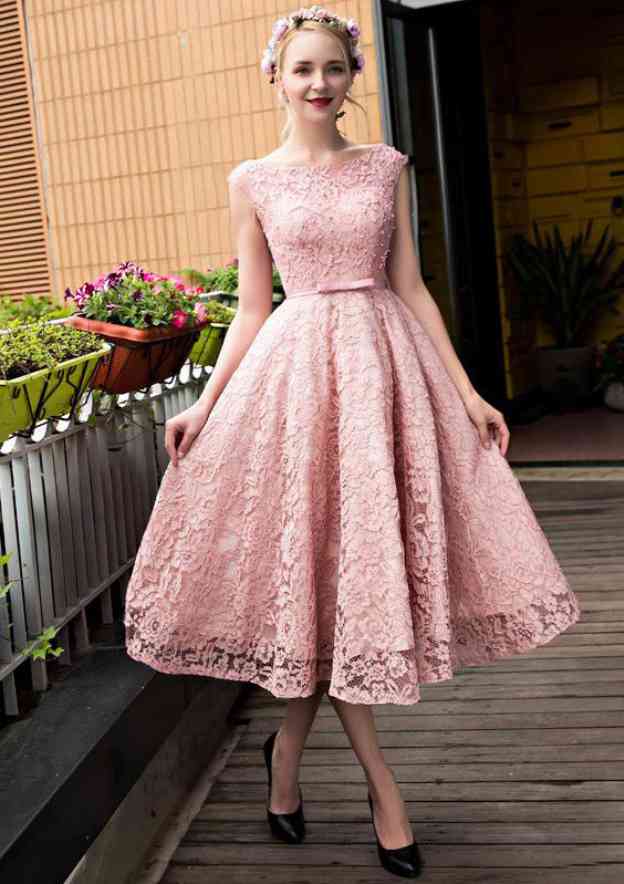 Elegant A-line Princess Prom Dress with Appliqued Bowknot and Lace-up Back