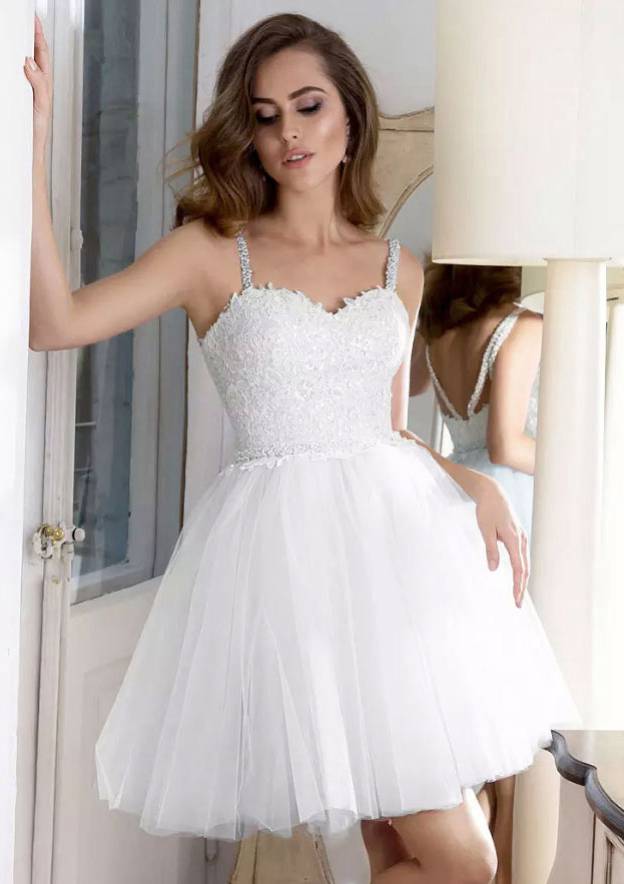 Elegant A-line Sweetheart Homecoming Dress with Lace and Tulle