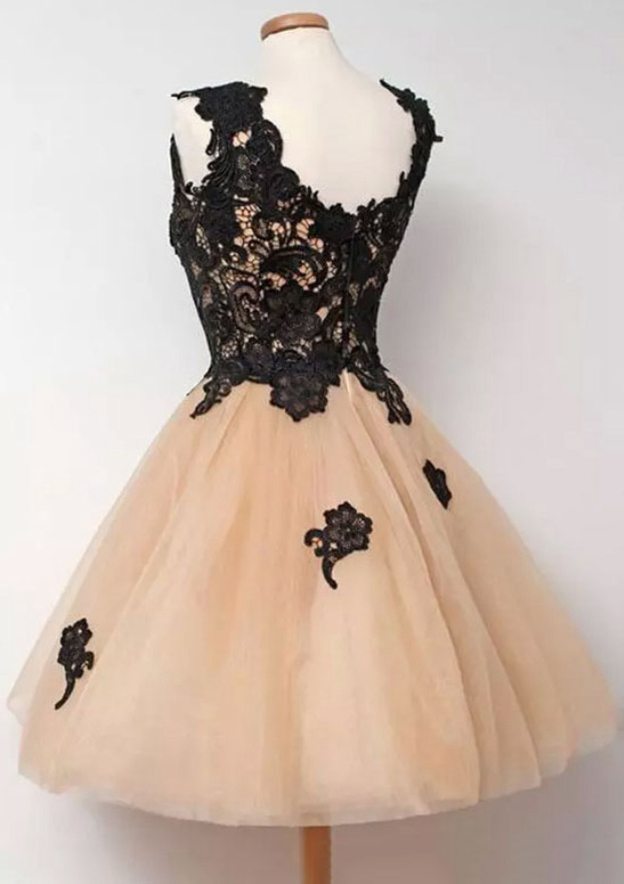 Elegant A-line/Princess Short Tulle Homecoming Dress With Scalloped Neck and Appliqued Detail