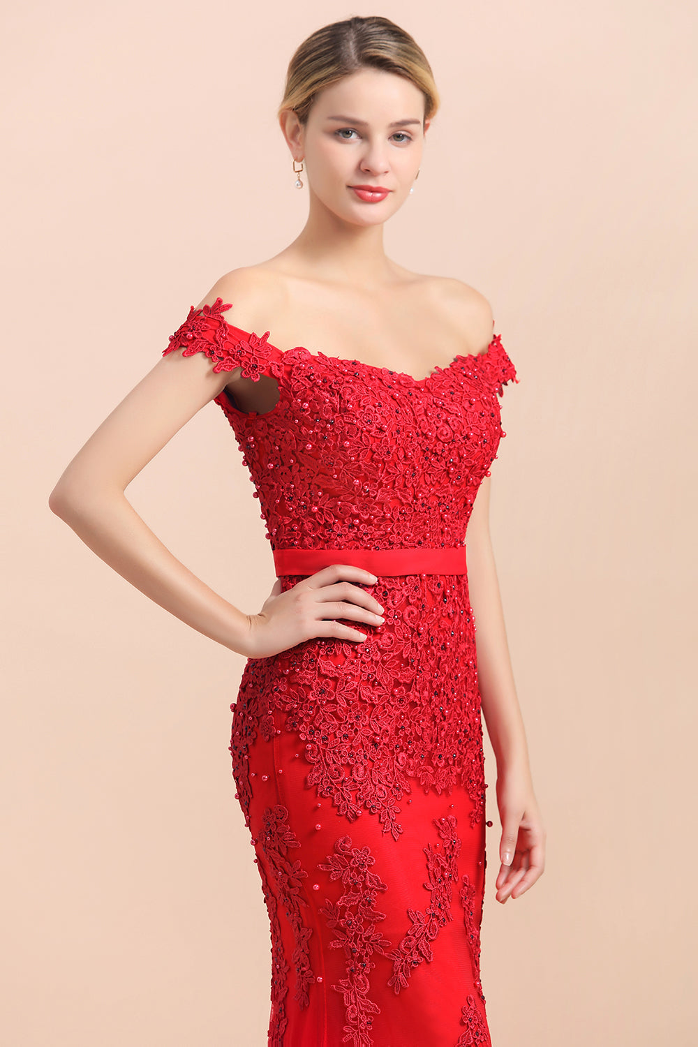 Elegant Mermaid Off the Shoulder Red Lace Appliques Bridesmaid dresses