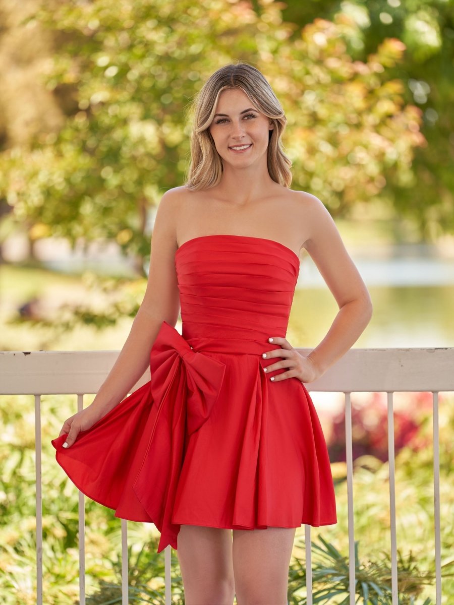 Sevoba|A-Line Red Strapless Mini Homecoming Dress with Bow