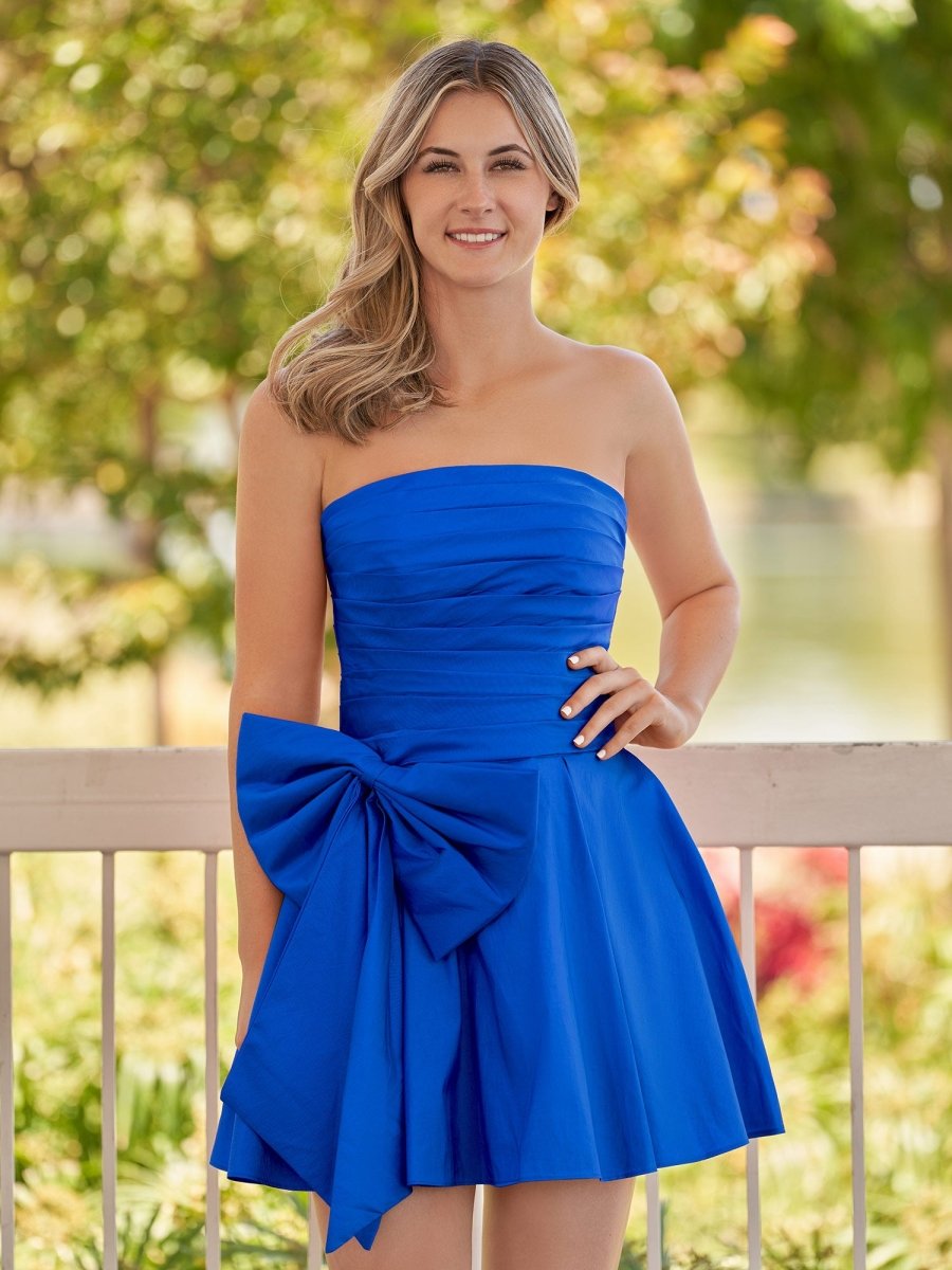 Sevoba|A-Line Red Strapless Mini Homecoming Dress with Bow