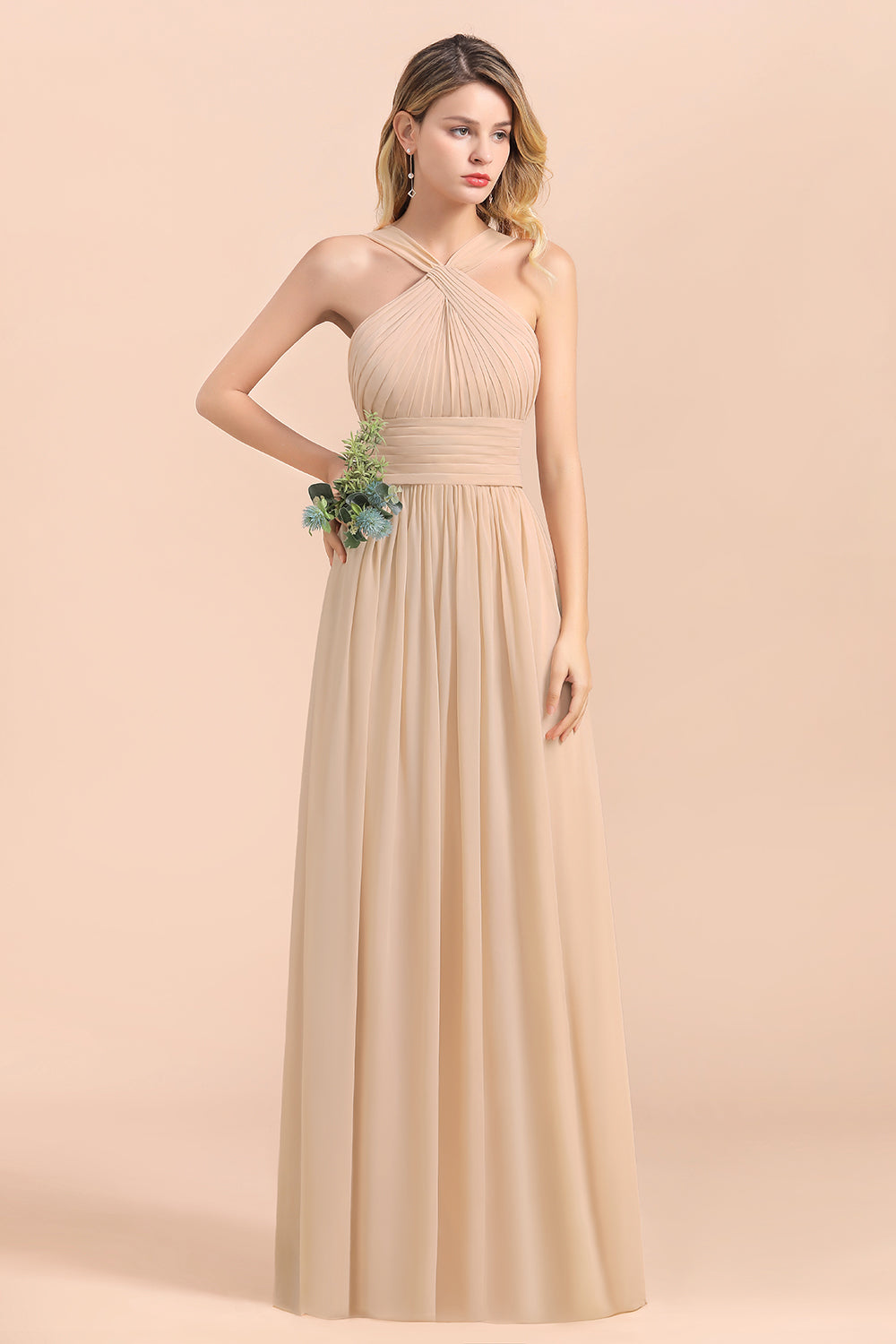 Gorgeous Straps Sleeveless Champagne Chiffon Affordable Bridesmaid dresses with Ruffle