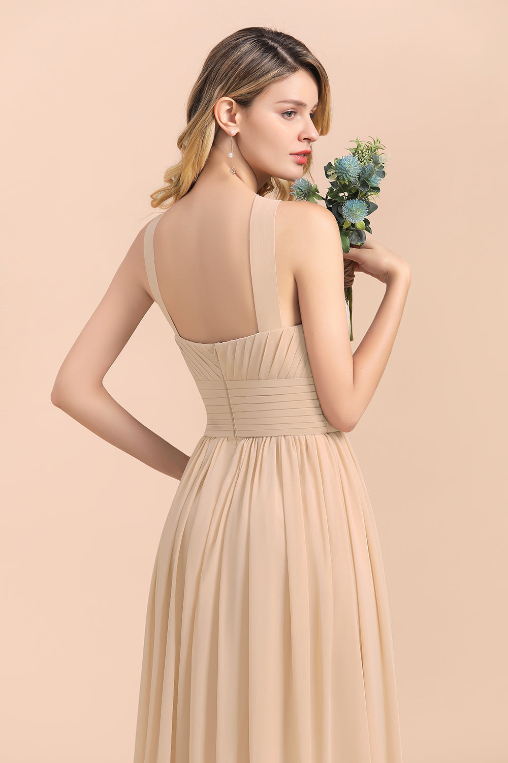 Gorgeous Straps Sleeveless Champagne Chiffon Affordable Bridesmaid dresses with Ruffle