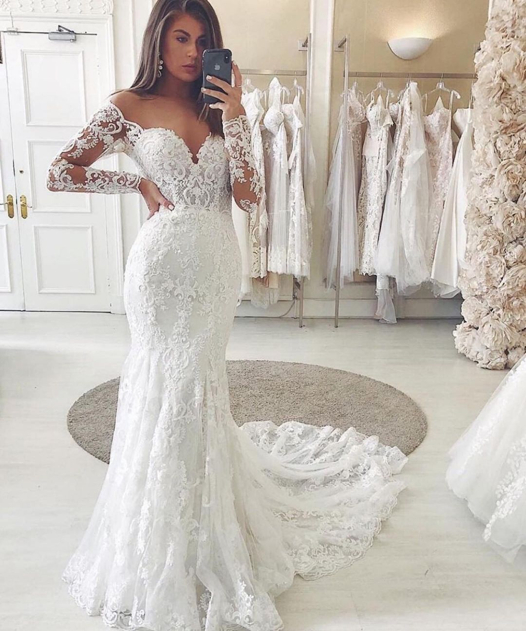 Long Sleeves Mermaid Wedding Dress Lace V-Neck Bridal Gowns