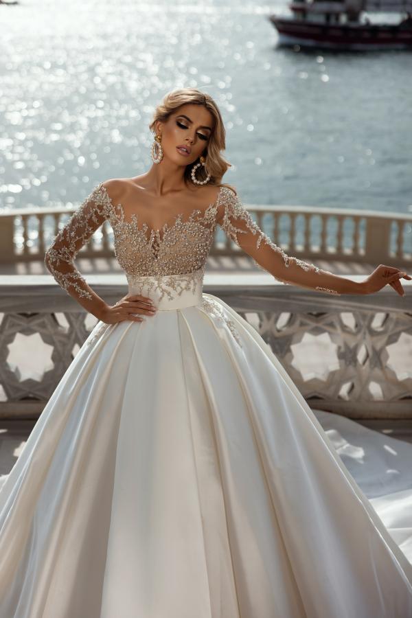 Long Sleeves Wedding Dress Ball Gown With Appliques