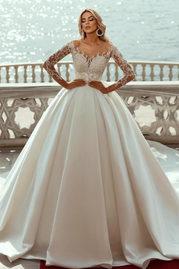 Long Sleeves Wedding Dress Ball Gown With Appliques