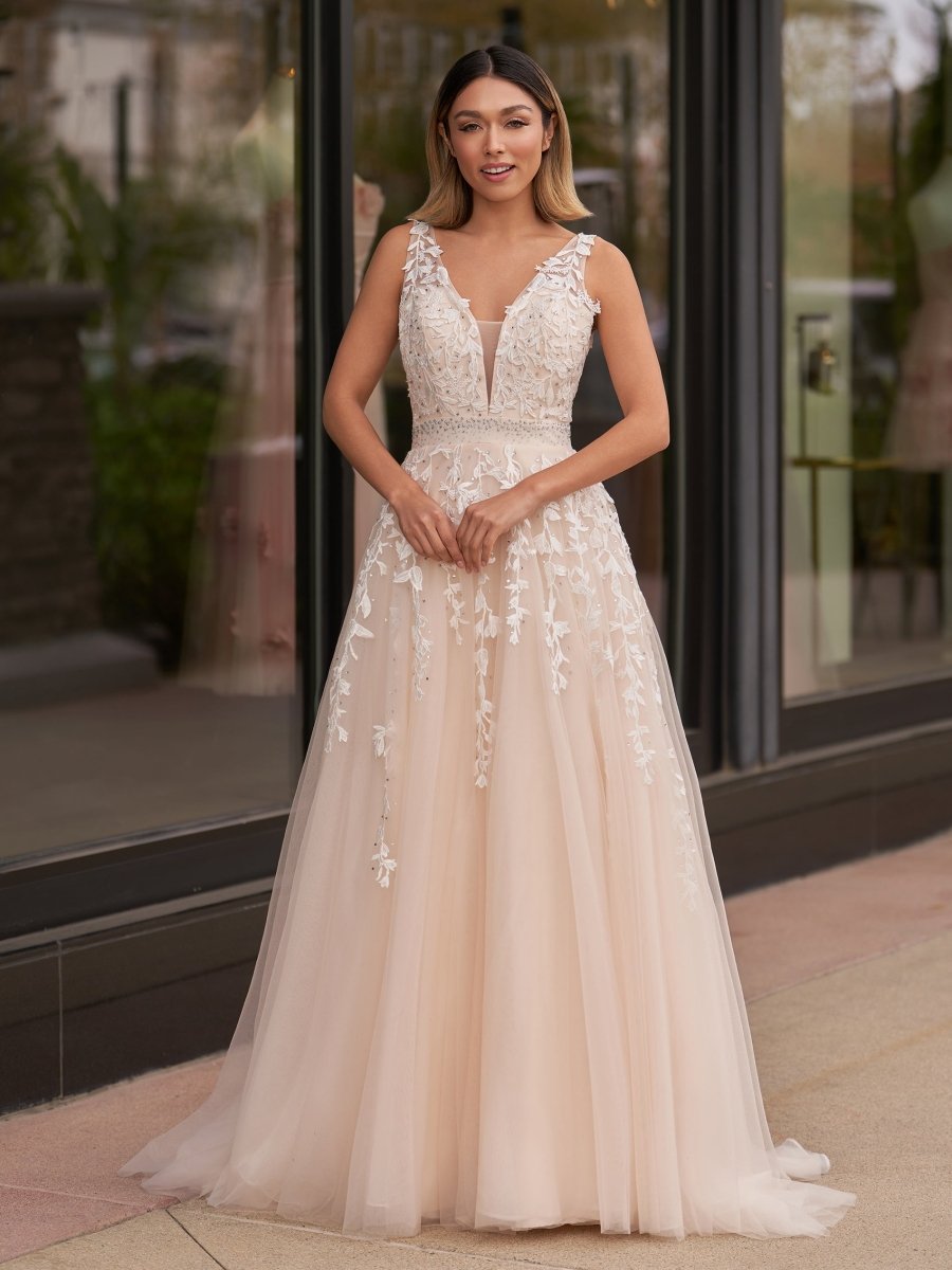 Sevoba|V-neck Applique Lace Tulle Sweep Train Prom Dress