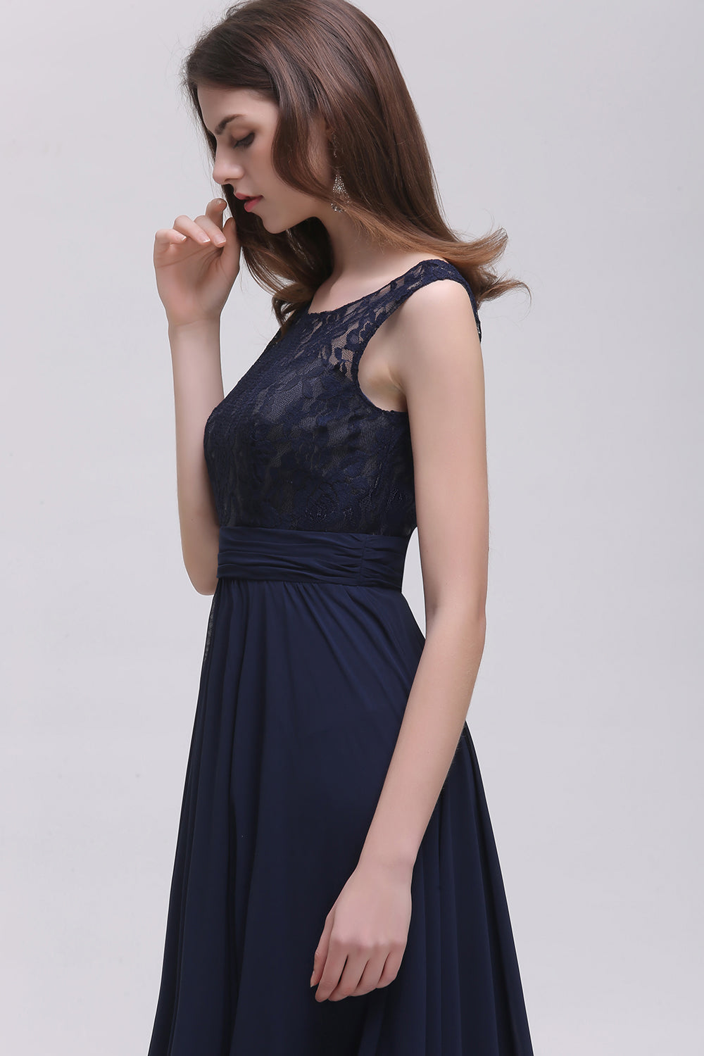 Vintage Lace Scoop Sleeveless Dark Blue Bridesmaid Dresses with V-Back