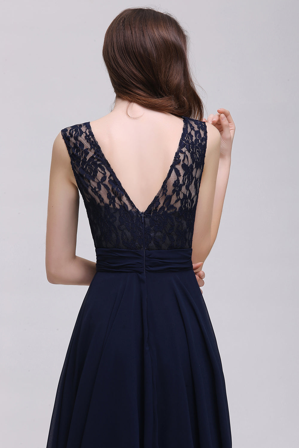 Vintage Lace Scoop Sleeveless Dark Blue Bridesmaid Dresses with V-Back